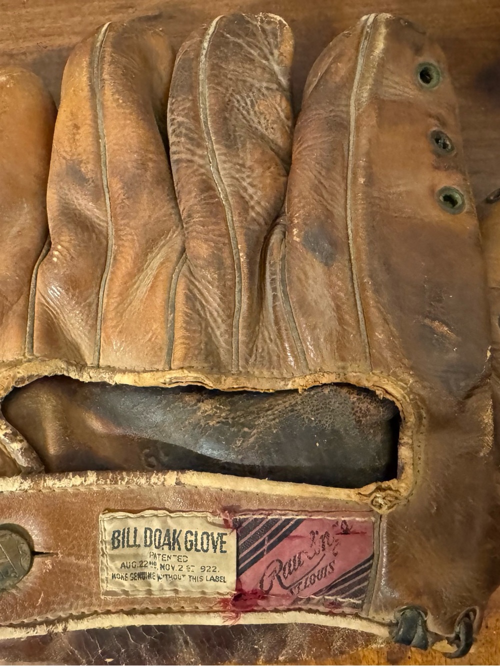 Rawlings Brown Leather Bill Doak Vintage-Style Baseball Glove